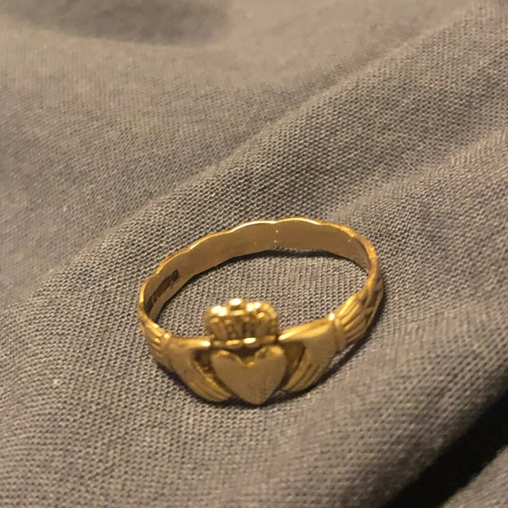VALENTINE SPECIAL SALE-14K Yellow Gold Claddagh Ring- Womens  6.5